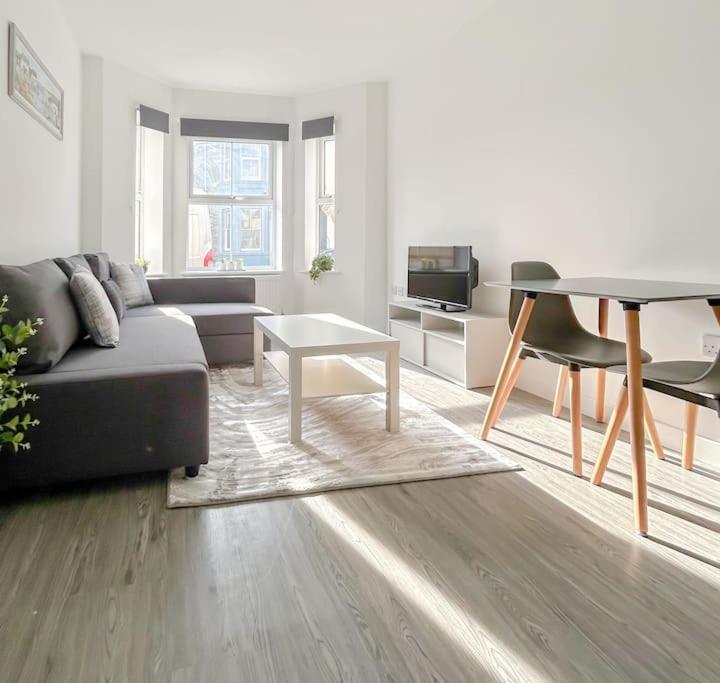 Wellington Road Apartment 1 グレート・ヤーマス エクステリア 写真